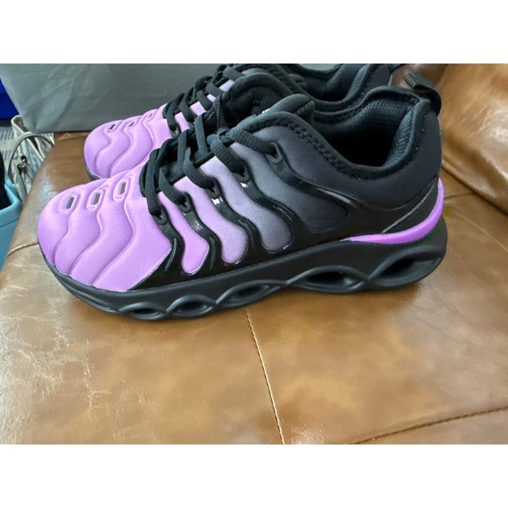 Larnmern Work Purple Wave Sole Sneakers Women's Size: 7